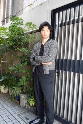 「雨にゆれる女」で主演を務める青木崇高