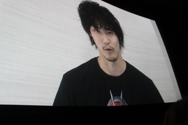 「仮面ライダーウィザード」の白石隼也からのビデオメッセージが流された
