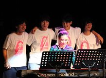 蒼井優、生ライブで緊張！