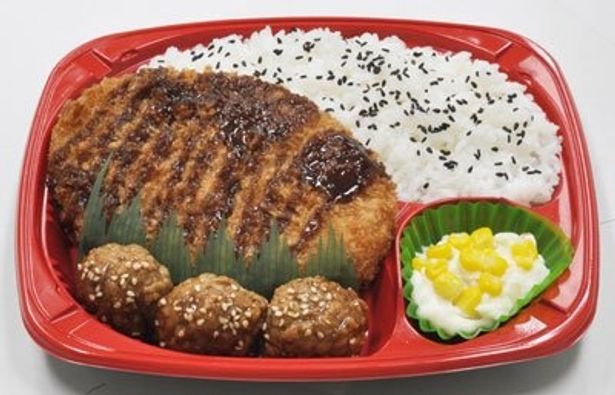 特大ミートボール入りの、ミートボール＆コロッケ弁当（498円）