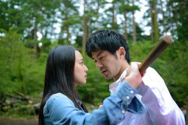 男と女のバトルを生き生きと活写する