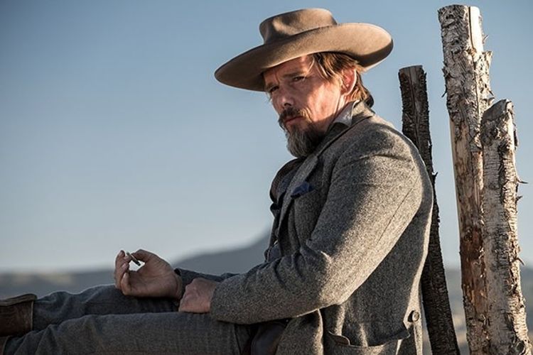 『マグニフィセント・セブン』でイーサン・ホーク演じる男が抱えている闇とは？