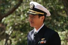 微笑みを浮かべた“つけ鼻”の堺雅人もイケてる！