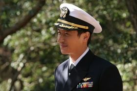 竹内結子★堺雅人★出演★DVD3枚セット 映画のプレミアで、堺雅人、竹内結子らの目前で銃撃戦が勃発
