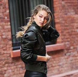 インターナショナル・モデル・オブ・ザ・イヤーに輝いたジジの広告が話題に