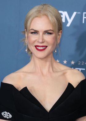 ニコール・キッドマンがビーチでパパラッチされた