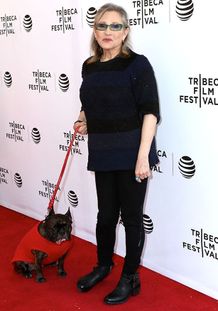 心臓発作で病院に緊急搬送されたキャリー・フィッシャー