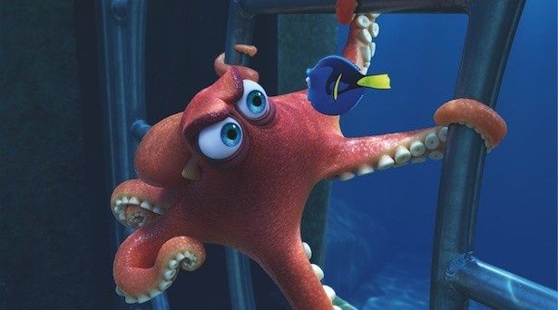 7本の足を自由自在に使って、水族館中を駆け回る！