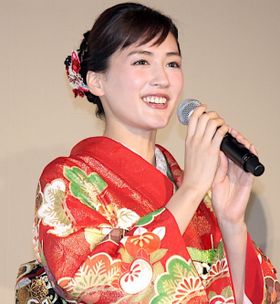 綾瀬はるかのほんわかトークに会場も大爆笑！