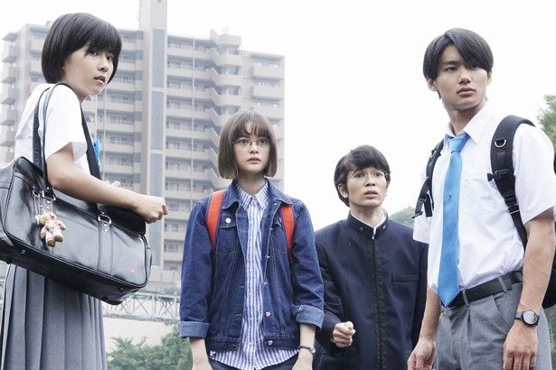様々な能力を持った人々が住む咲良田が舞台