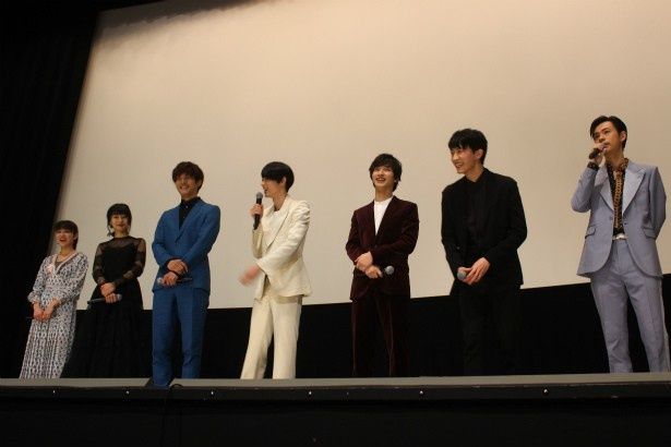 舞台挨拶には、松坂や菅田の他、忽那汐里、横浜流星、成田凌、杉野遥亮、平祐奈と7名のキャストが登壇した。