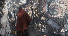 街がめくれ上がったり折りたたまる、目がくらむような圧巻のビジュアル