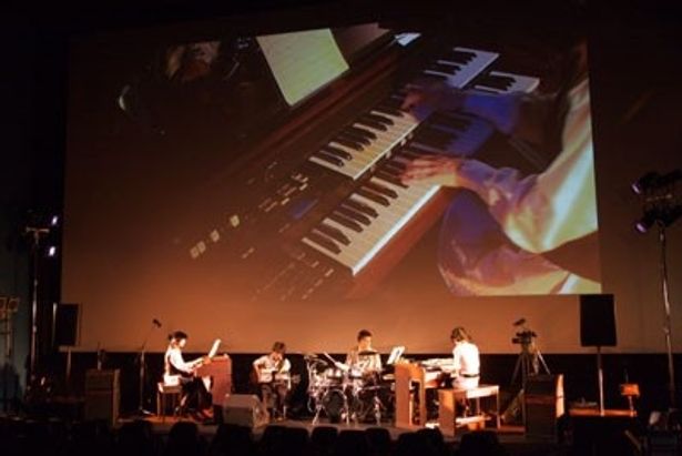 指先で音楽を奏でる演奏者の“プロの秘技”に圧倒！
